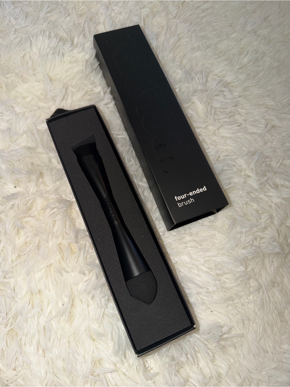 NWB Boldify Deluxe Hairline Powder Brush